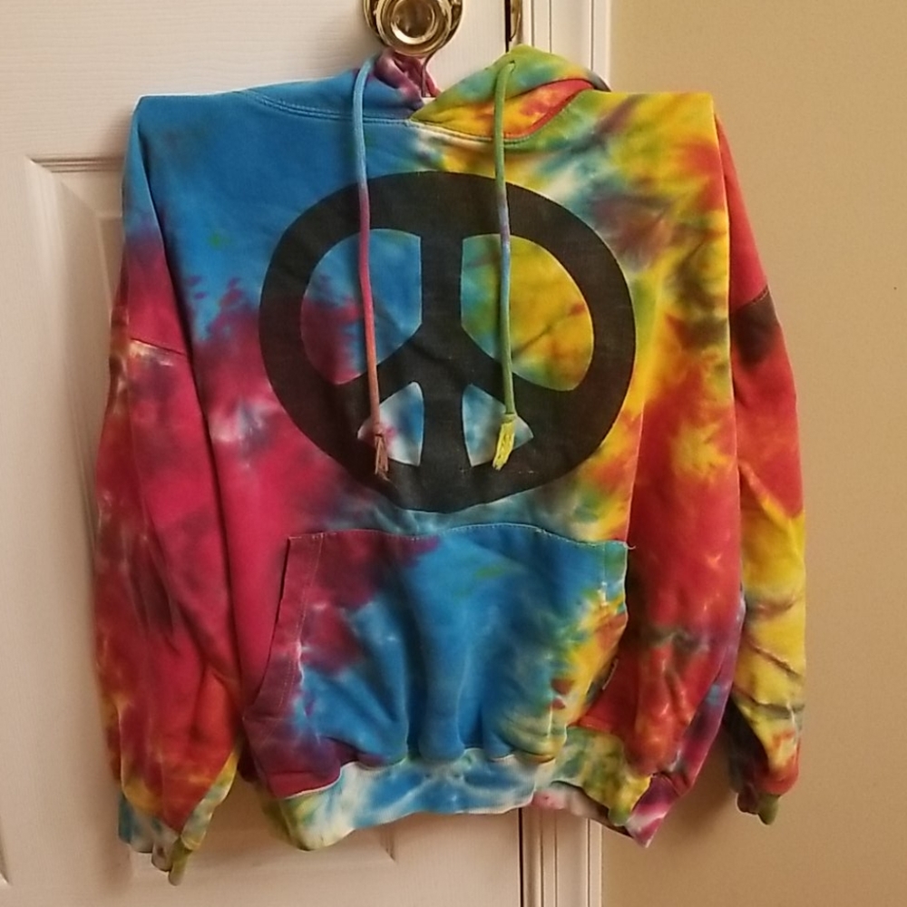 $5 ITEM MUST BUNDLE WITH 2 OTHER ITEMS Kids large sweatshirt